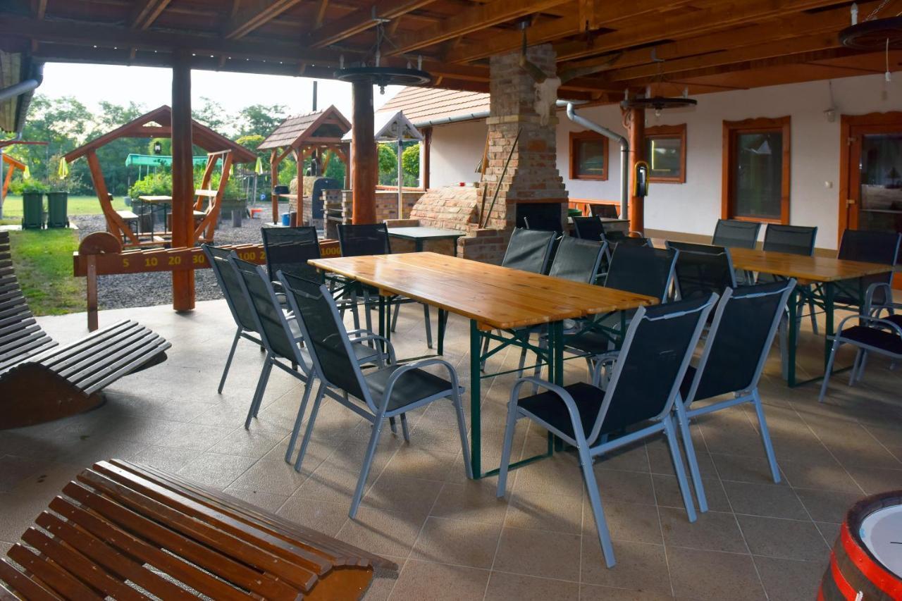 Nyakiglab Villa Szegi 外观 照片