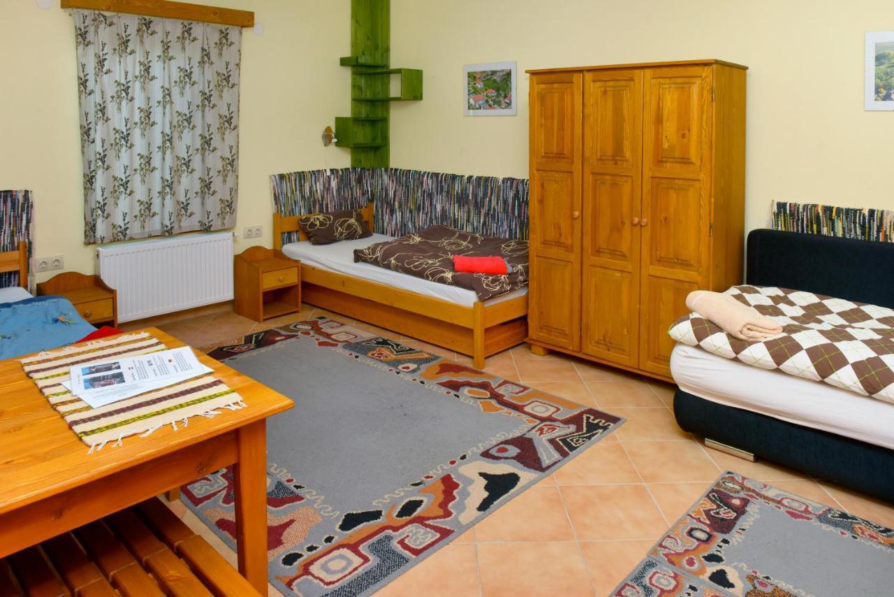Nyakiglab Villa Szegi 外观 照片